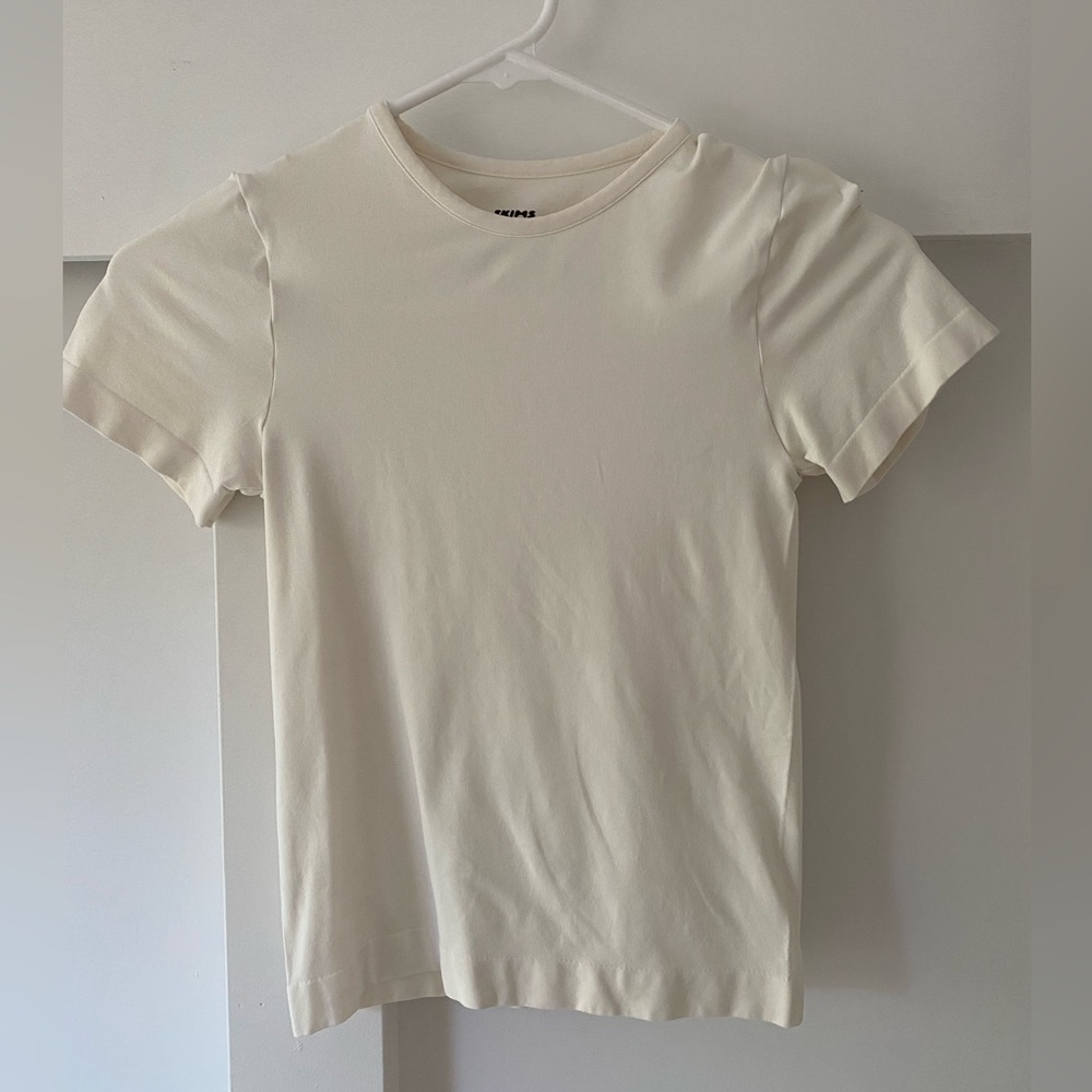 Skims Fits Everyone white tshirt, small